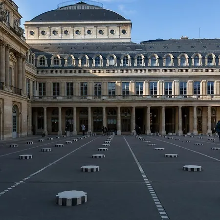 Апартаменты Central Studio By The Louvre *