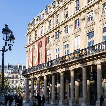 Central Studio By The Louvre Апартаменты *